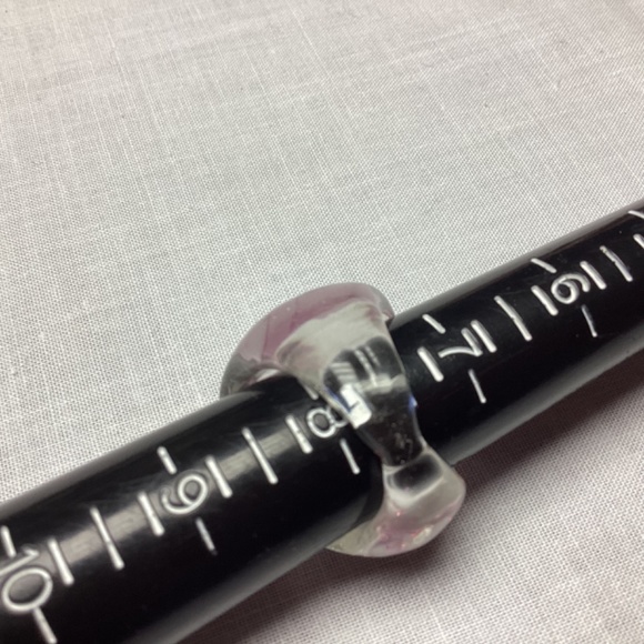 Clear Glass Ring with Pink rose inside,   EUC - Picture 4 of 8